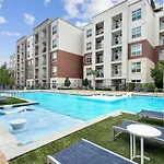 Vargos Longterm Gym Pool 2B2B King Fully Equipped