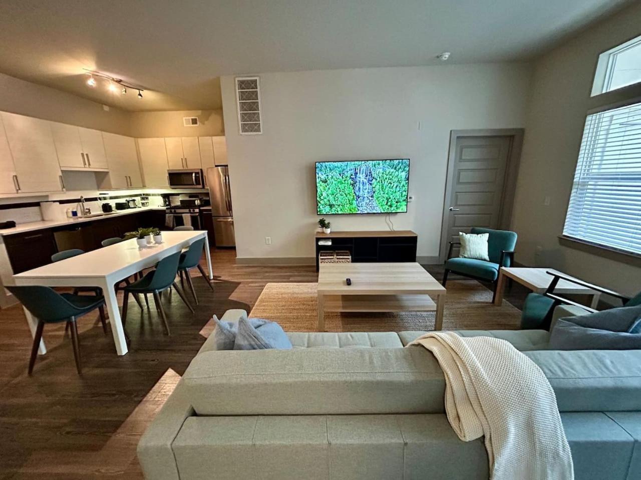 Apartment Vargos Longterm Gym Pool 2b2b King Fully Equipped Houston
