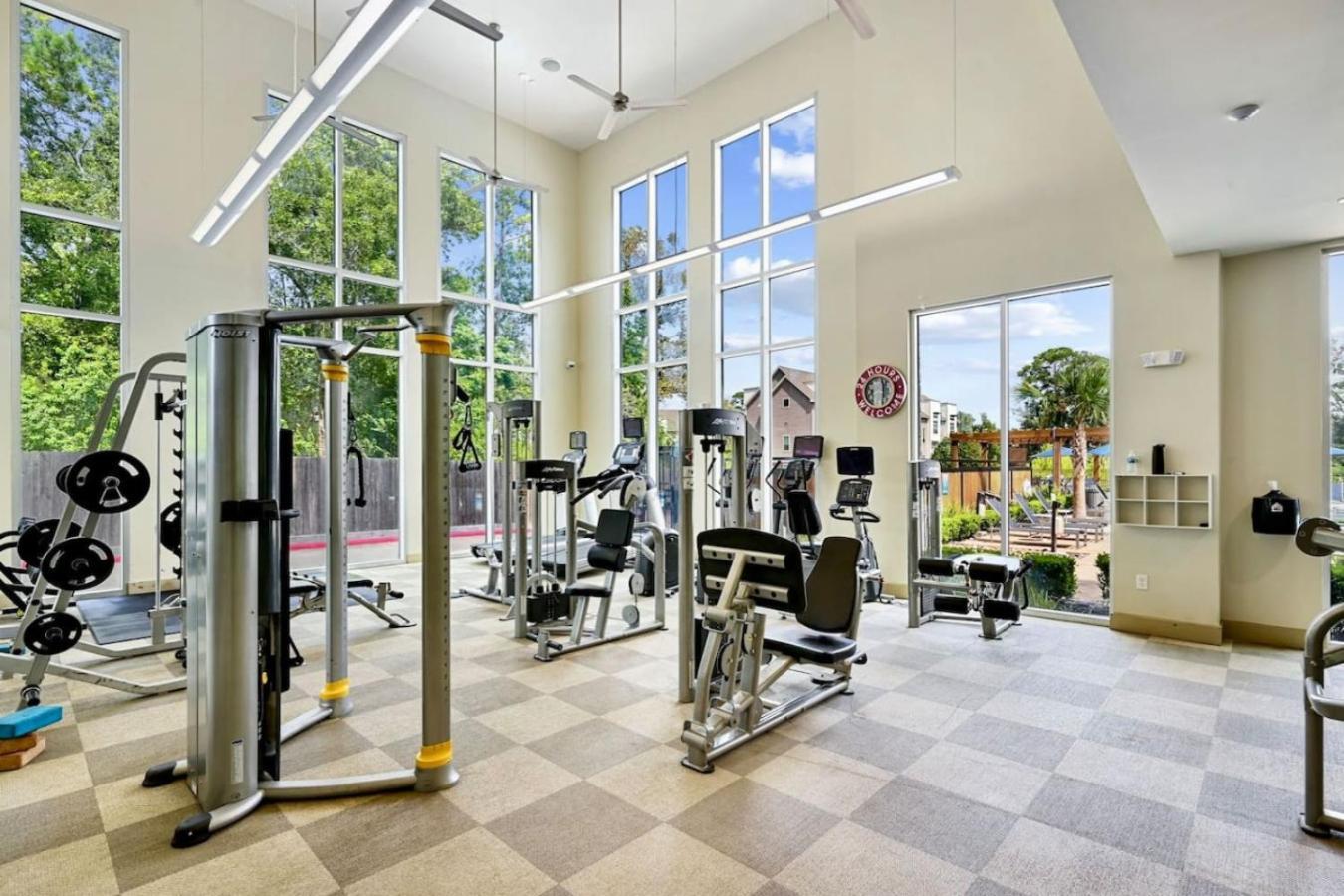 Vargos Longterm Gym Pool 2b2b King Fully Equipped * Houston